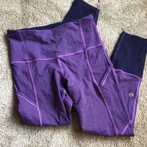 RARE Lululemon with pockets, purple crops